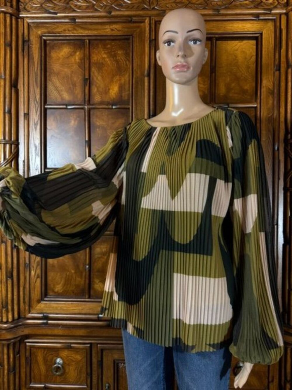 G by Giuliana Black Label Olive Green Multi Chiffon Pleated Blouson Sleeve Top